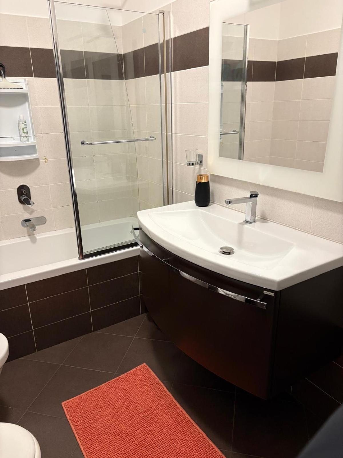 Apartamento Lillaholidays - Tertulliano 8 *